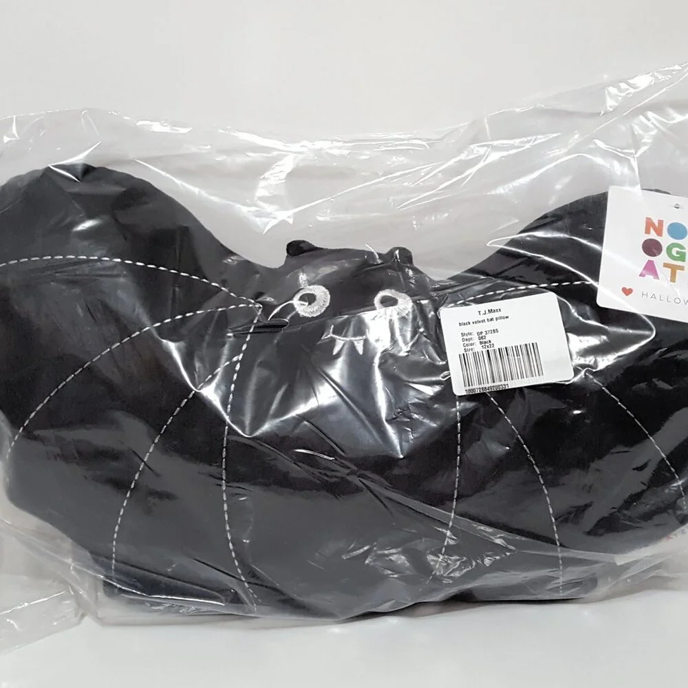 NEW RARE NOVOGRATZ Velvet Halloween Bat Pillow 12x22